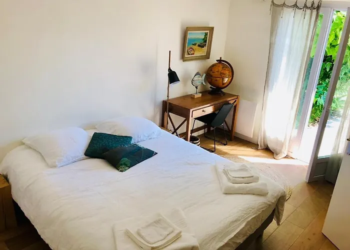 Oasis لا تاسْتْ دو بوك